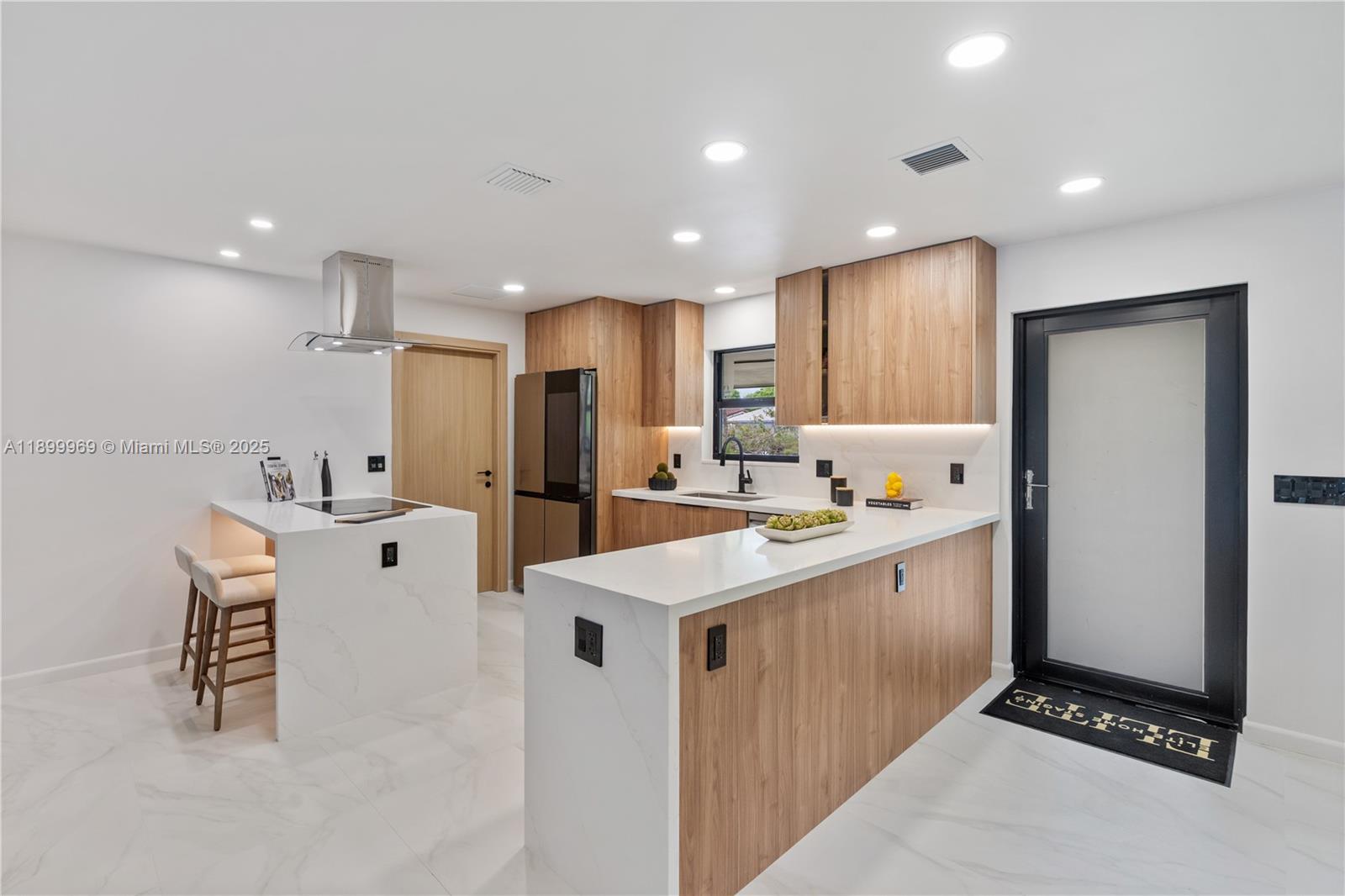 View photos, virtual tours, details... 2020 NE 54th