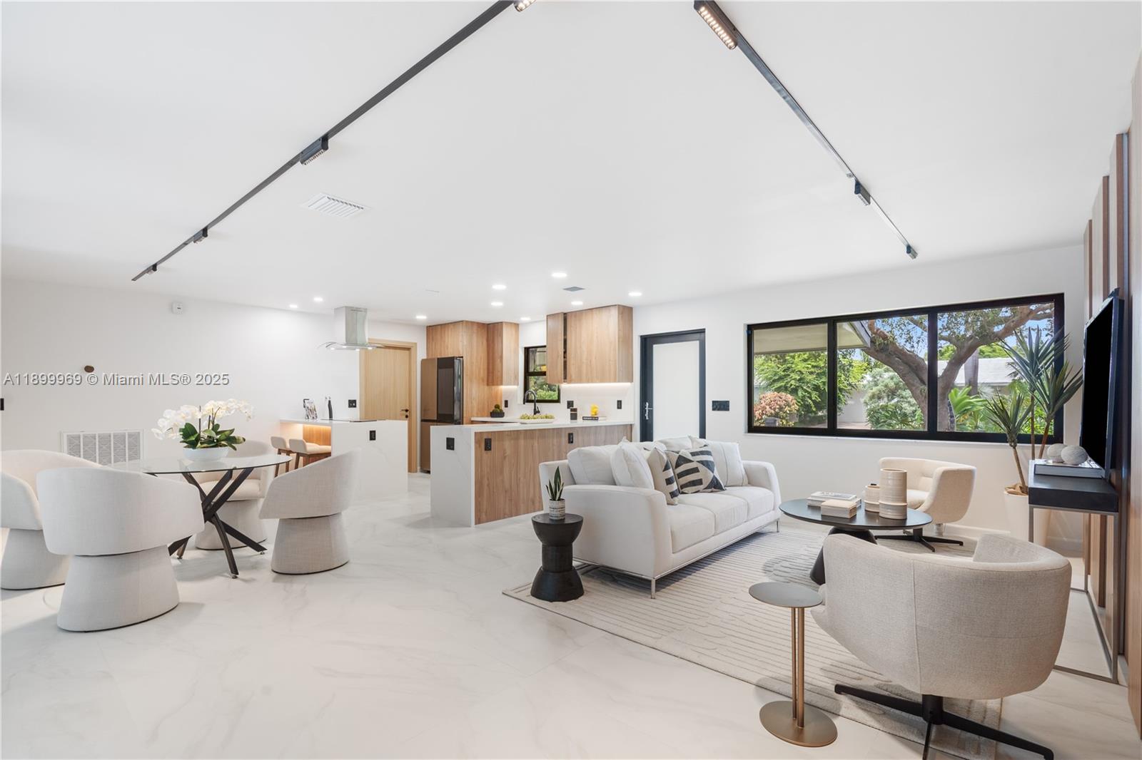 View photos, virtual tours, details... 2020 NE 54th