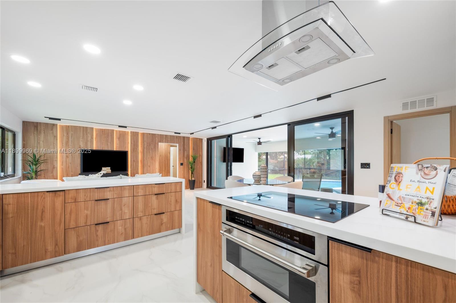 View photos, virtual tours, details... 2020 NE 54th