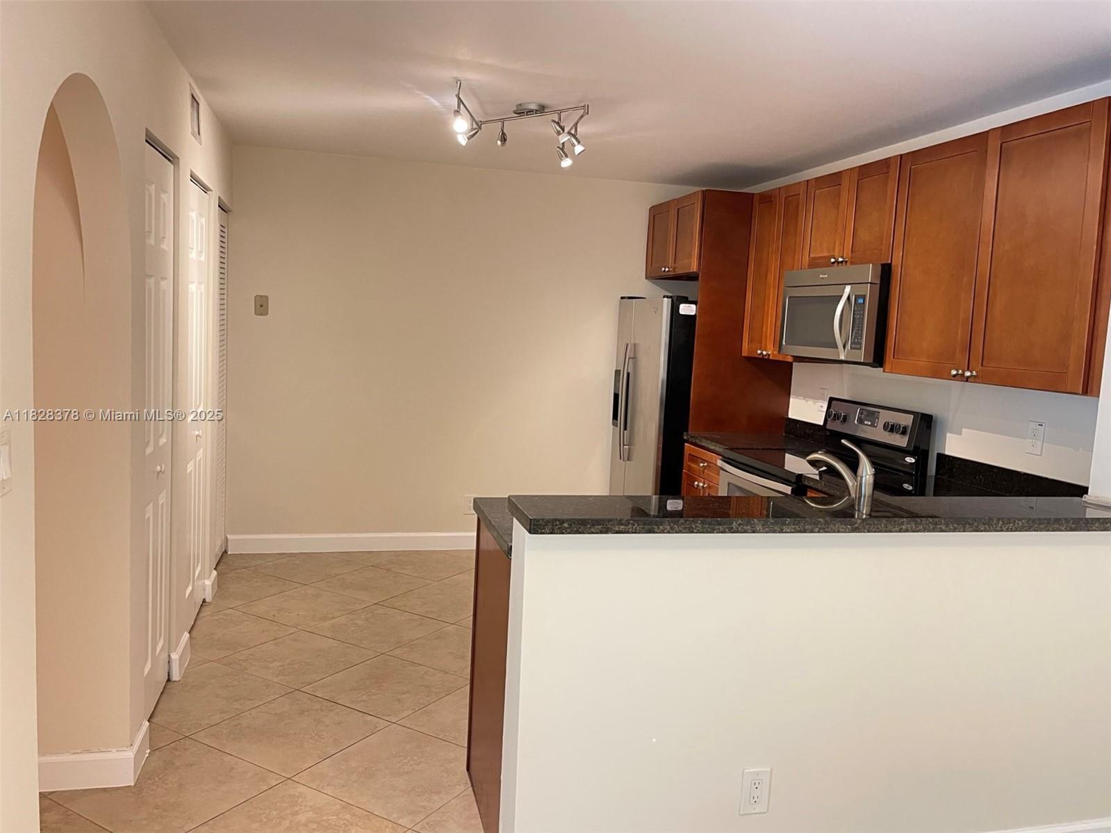 10101 W Sunrise Blvd 204