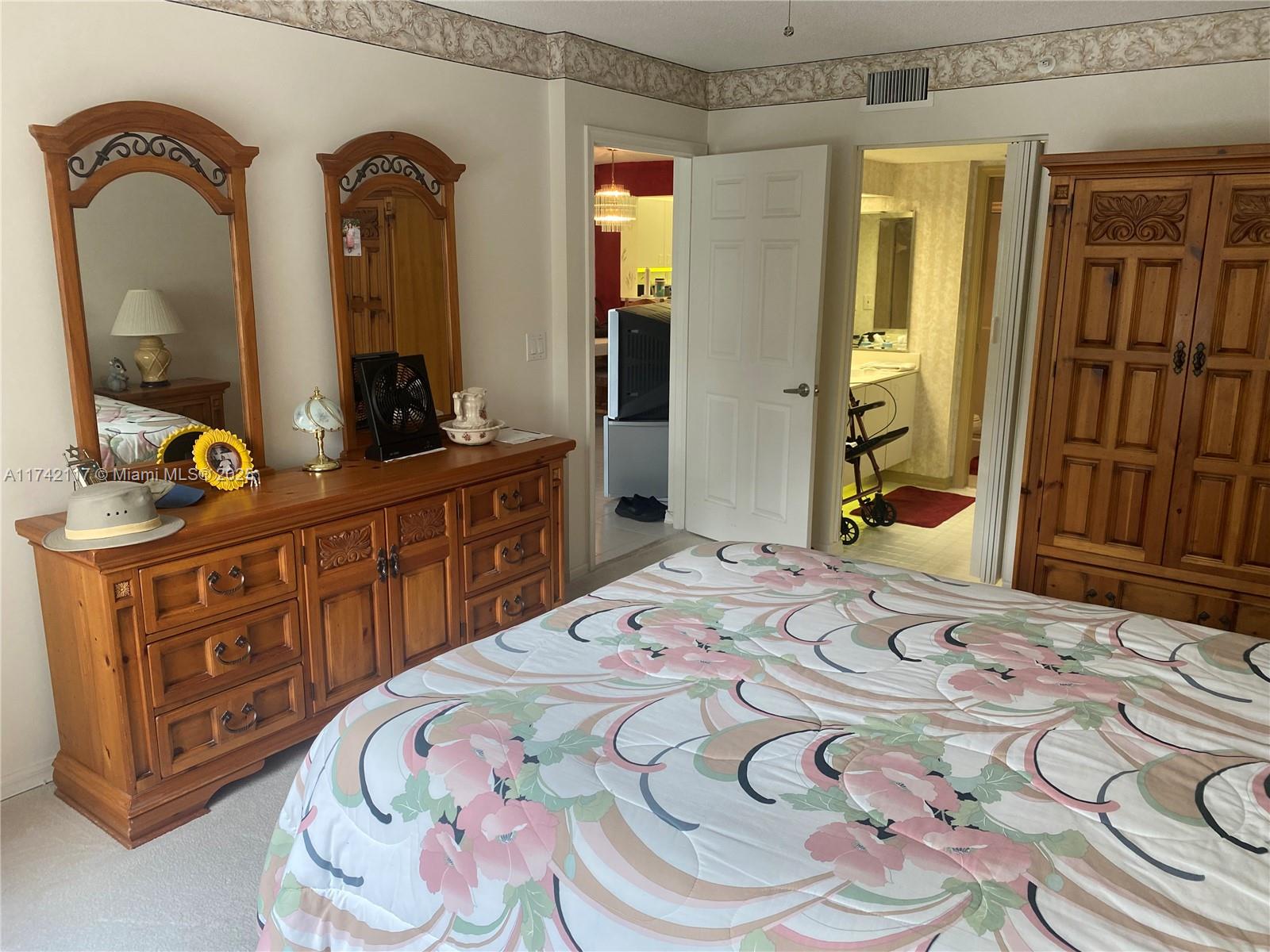 WELDON CONDOMINIUM E - Residential