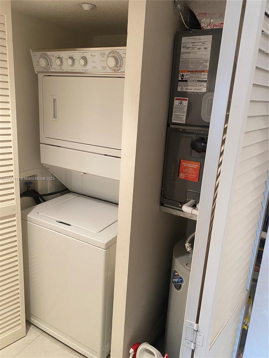 WELDON CONDOMINIUM E - Residential