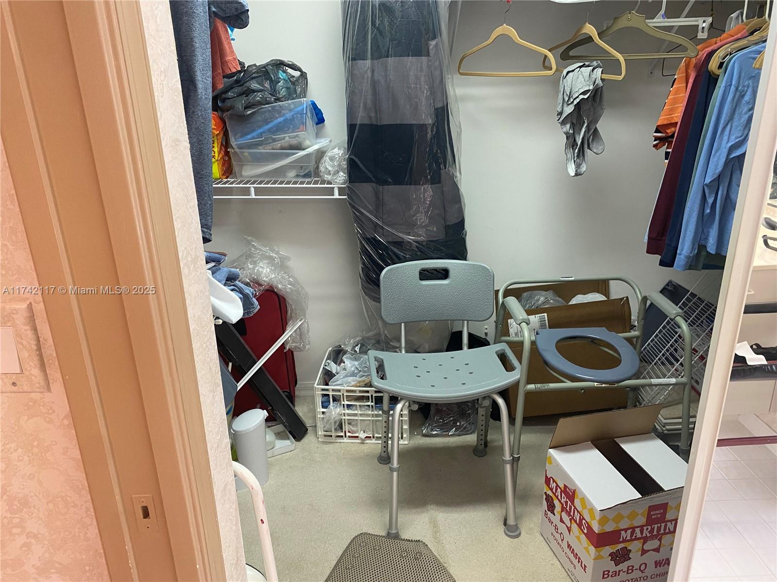 WELDON CONDOMINIUM E - Residential