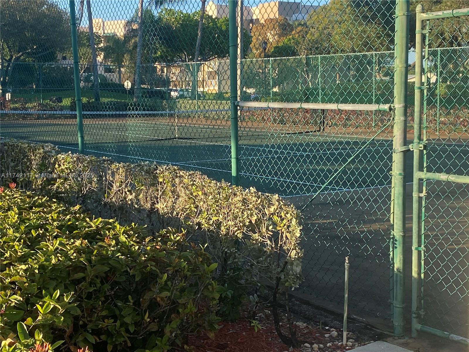 WELDON CONDOMINIUM E - Residential