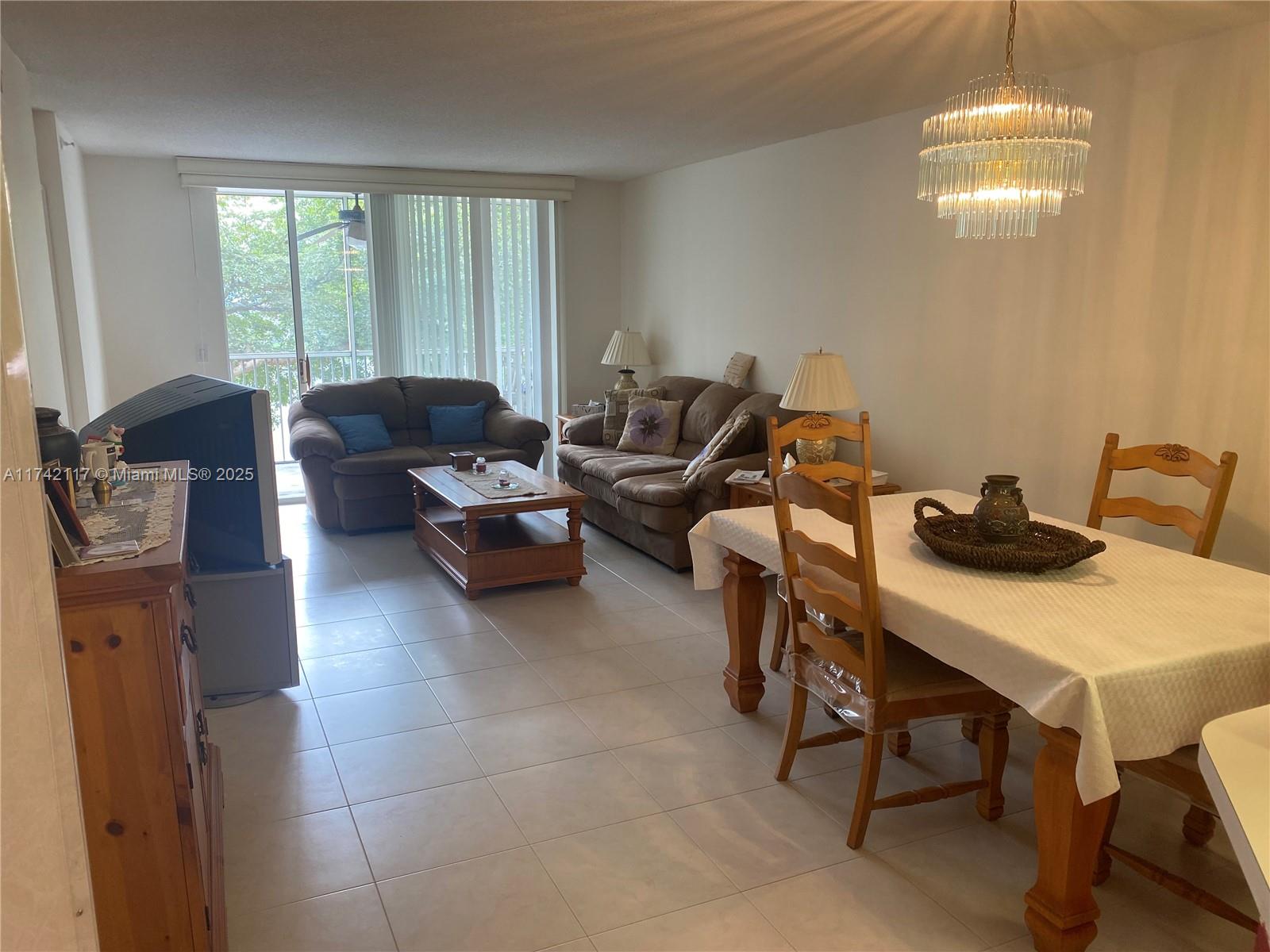 WELDON CONDOMINIUM E - Residential