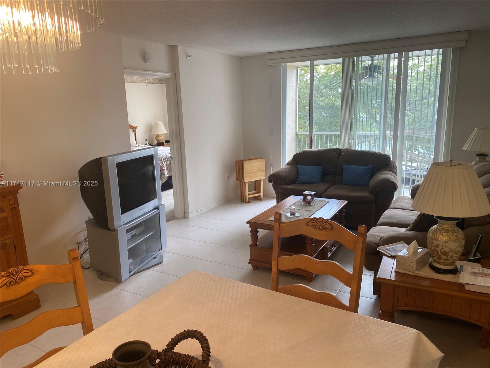 WELDON CONDOMINIUM E - Residential