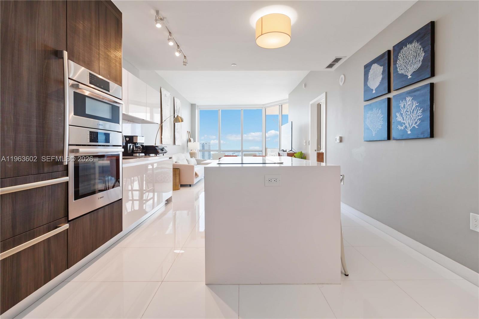 PARAMOUNT MIAMI WORLDCENT - Residential