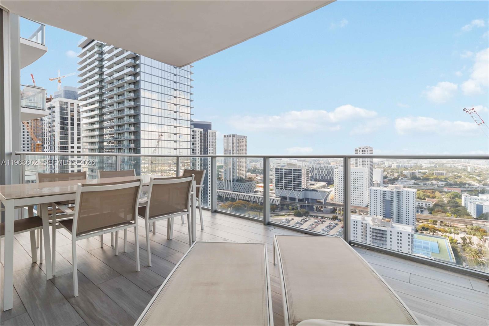 PARAMOUNT MIAMI WORLDCENT - Residential