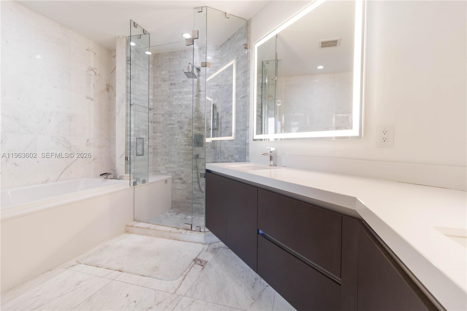 PARAMOUNT MIAMI WORLDCENT - Residential