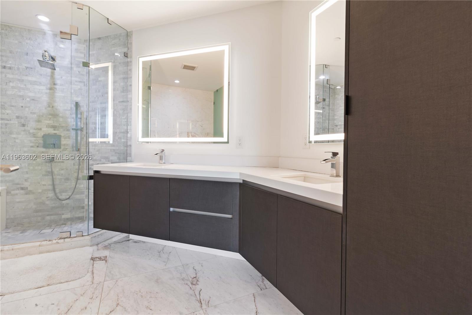 PARAMOUNT MIAMI WORLDCENT - Residential