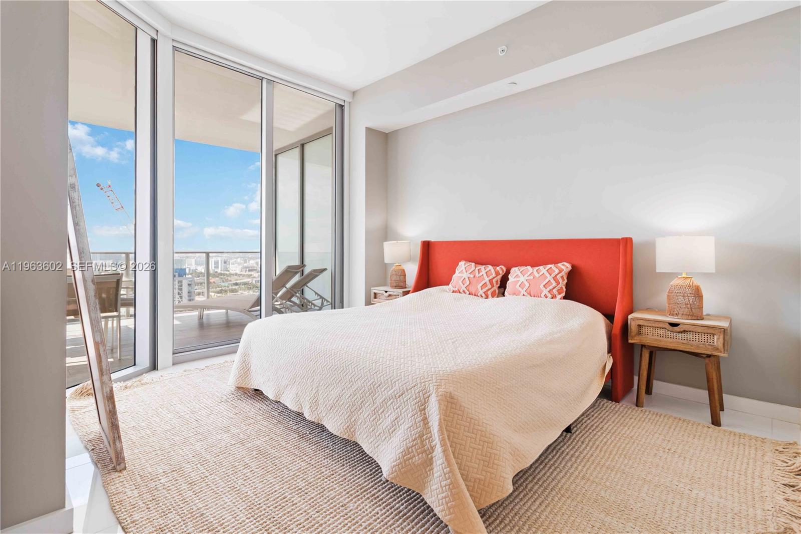 PARAMOUNT MIAMI WORLDCENT - Residential