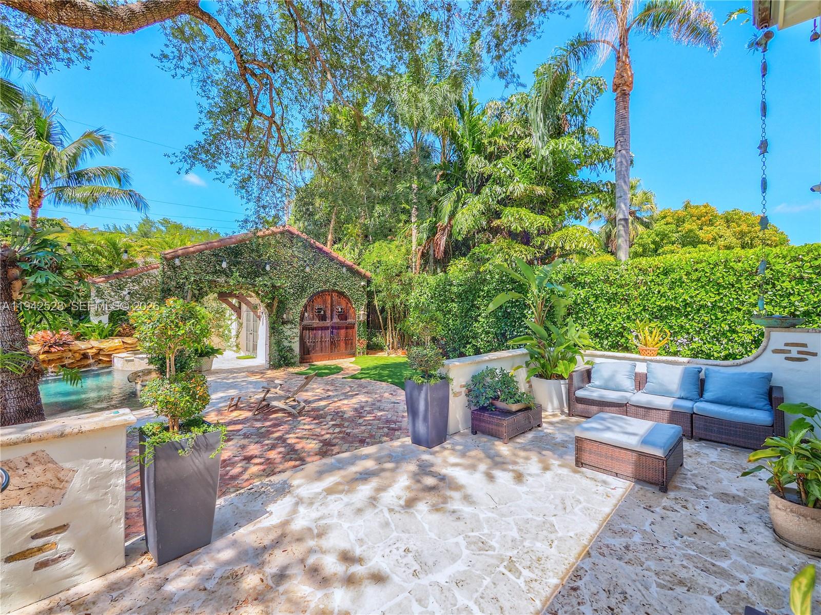 CORAL GABLES SEC E - Residential