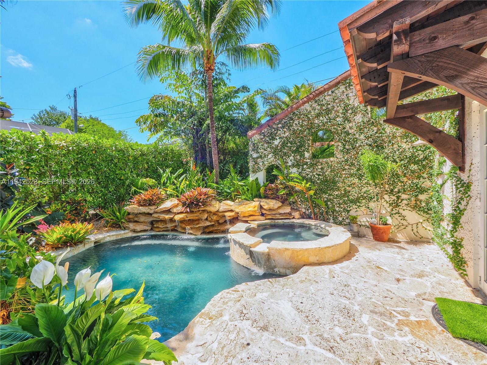 CORAL GABLES SEC E - Residential