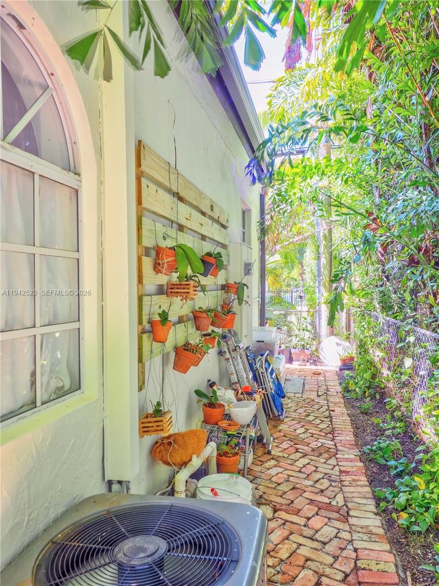 CORAL GABLES SEC E - Residential