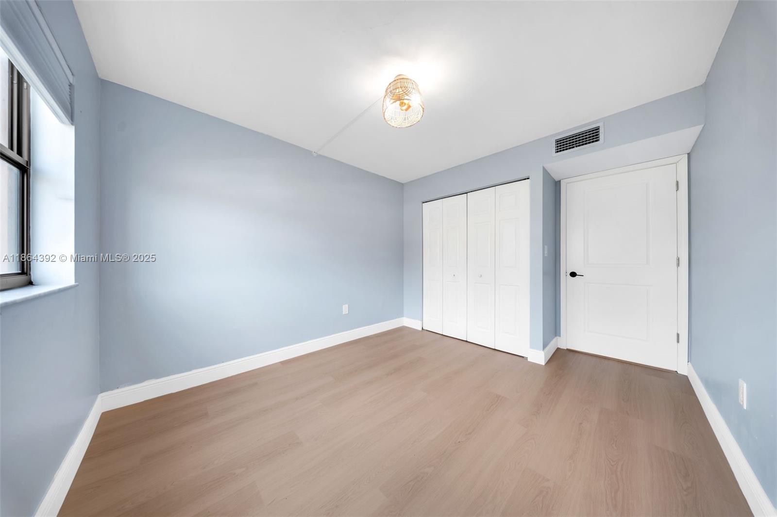 THE COURTS AT KENDALL - Residential