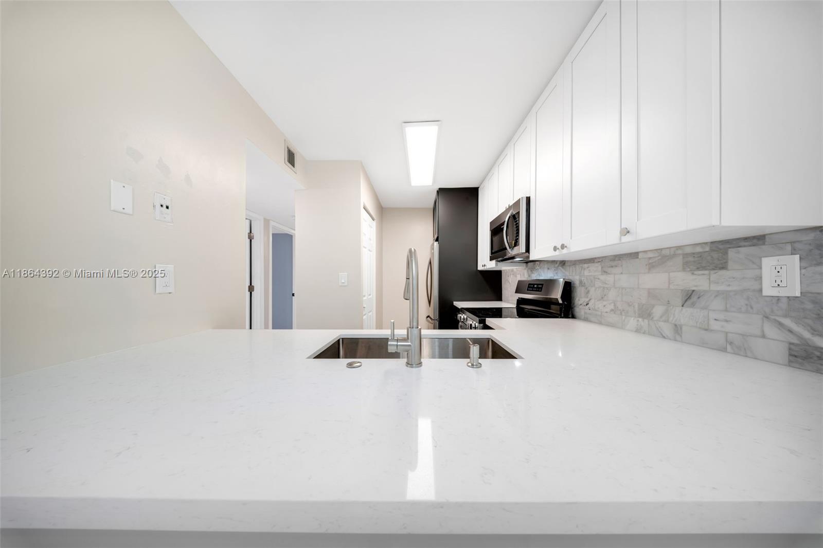 THE COURTS AT KENDALL - Residential