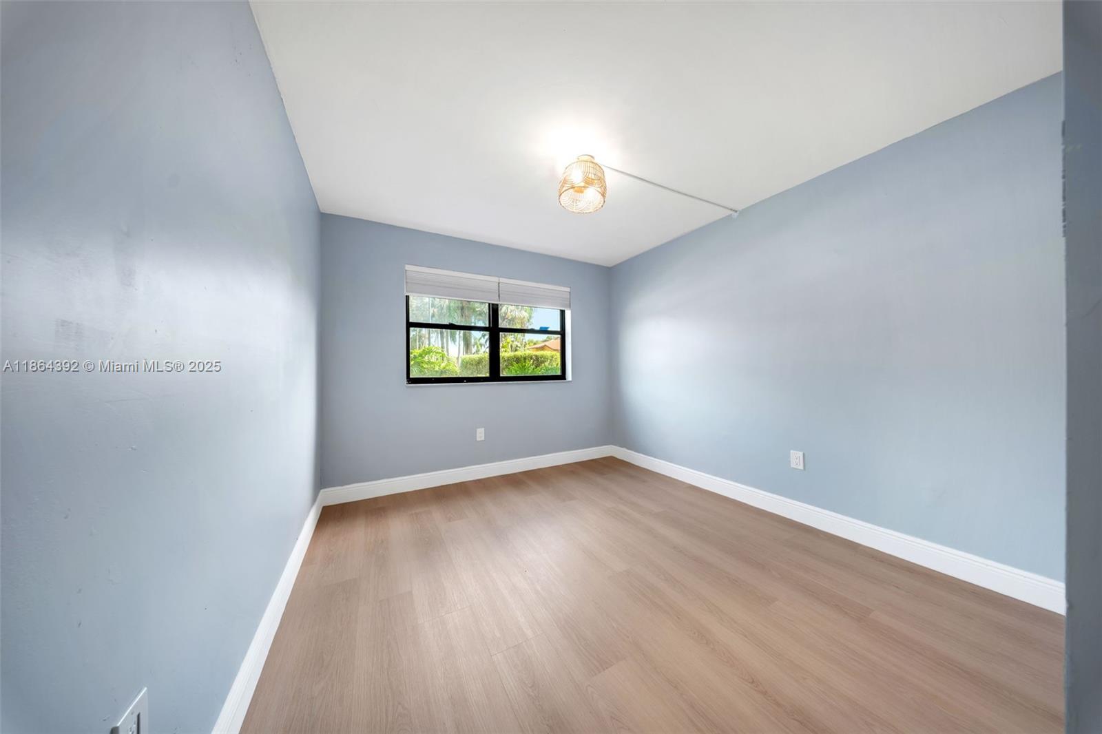 THE COURTS AT KENDALL - Residential