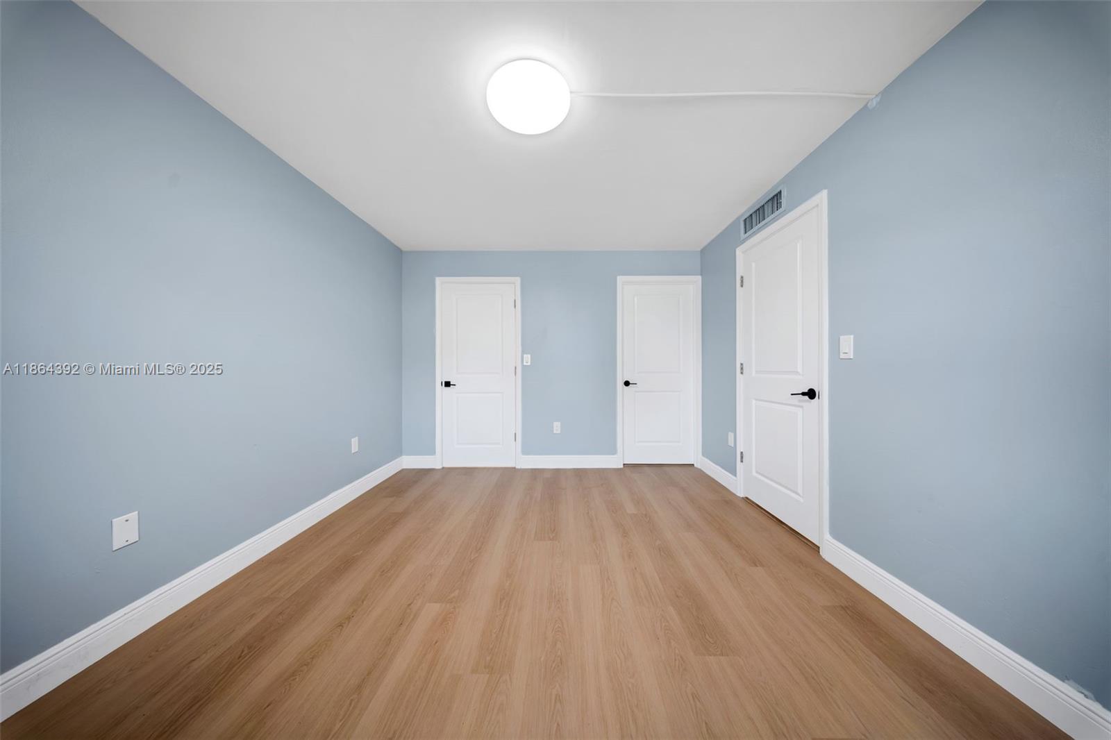 THE COURTS AT KENDALL - Residential