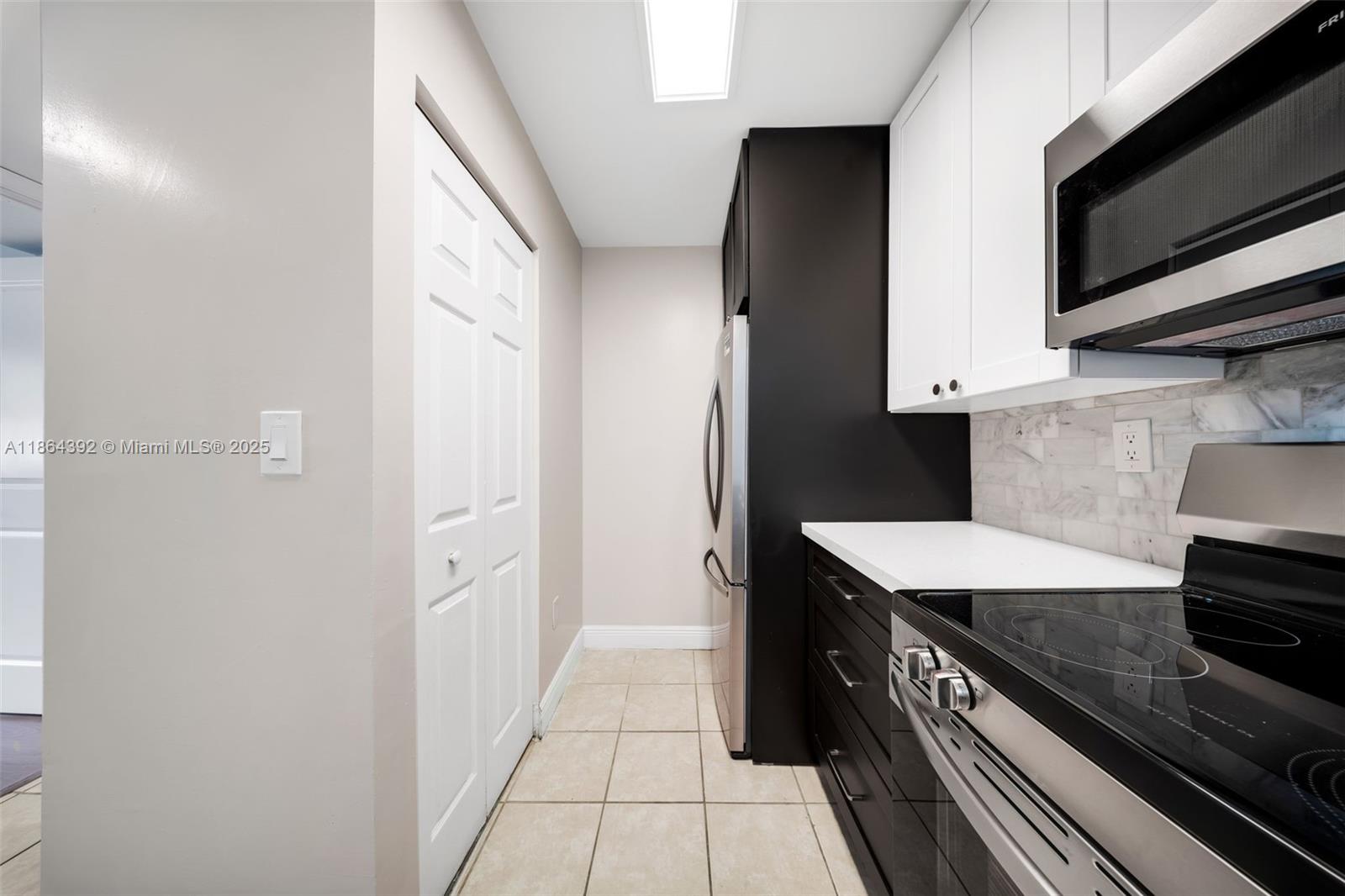 THE COURTS AT KENDALL - Residential