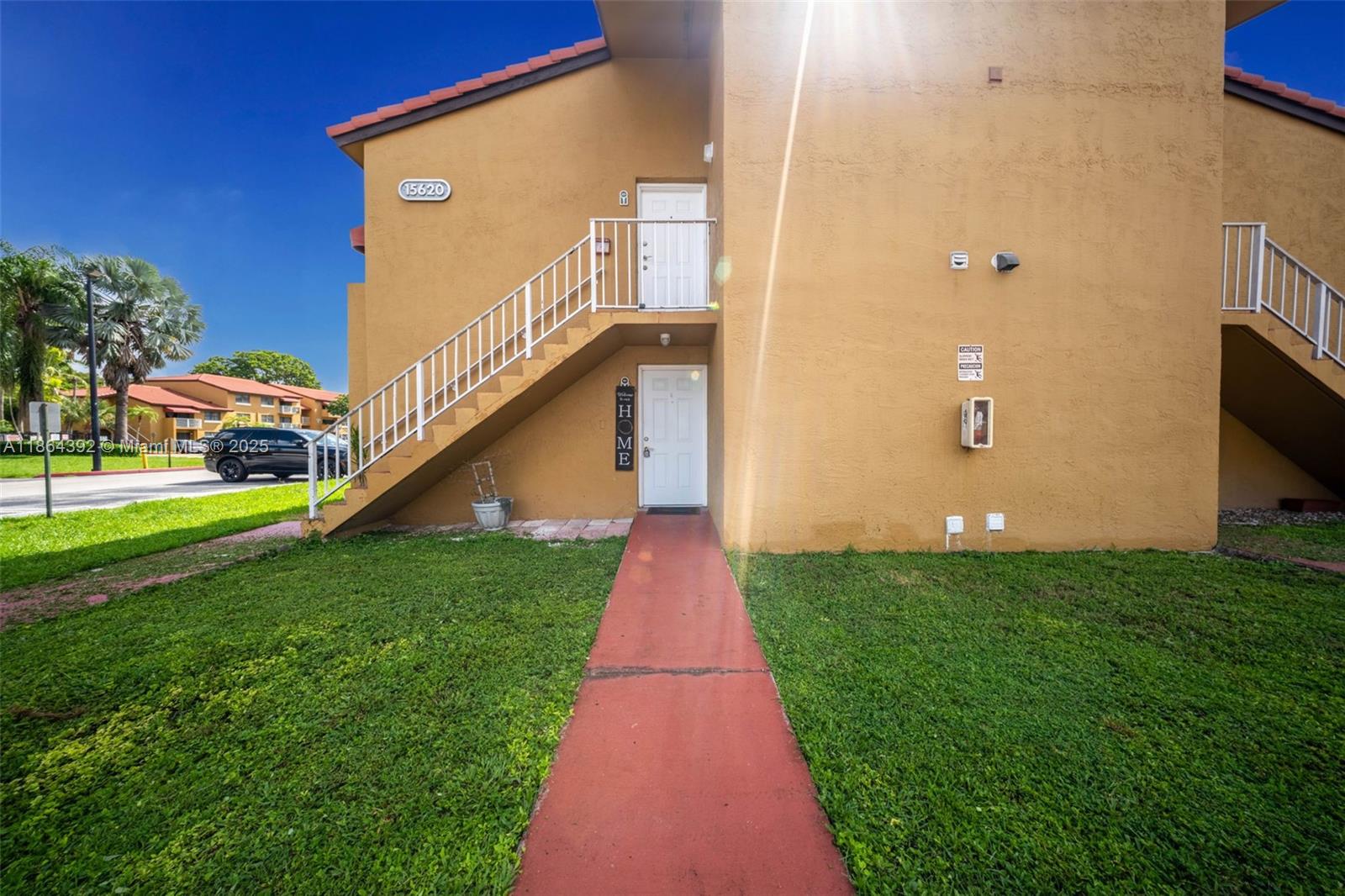 THE COURTS AT KENDALL - Residential