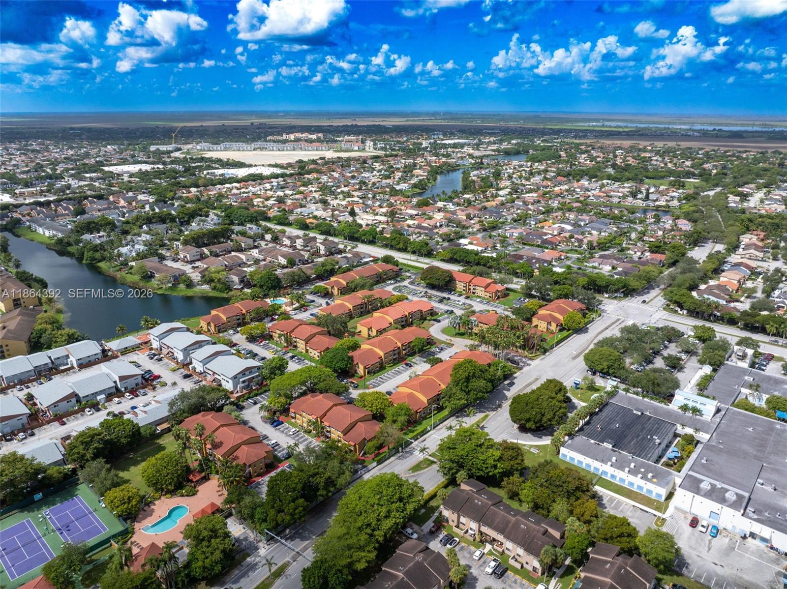 THE COURTS AT KENDALL - Residential