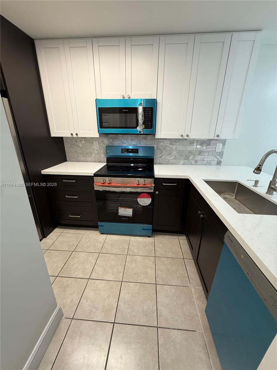 THE COURTS AT KENDALL - Residential