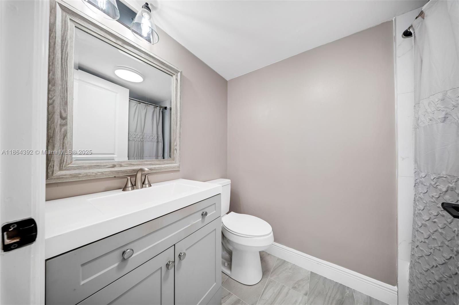 THE COURTS AT KENDALL - Residential