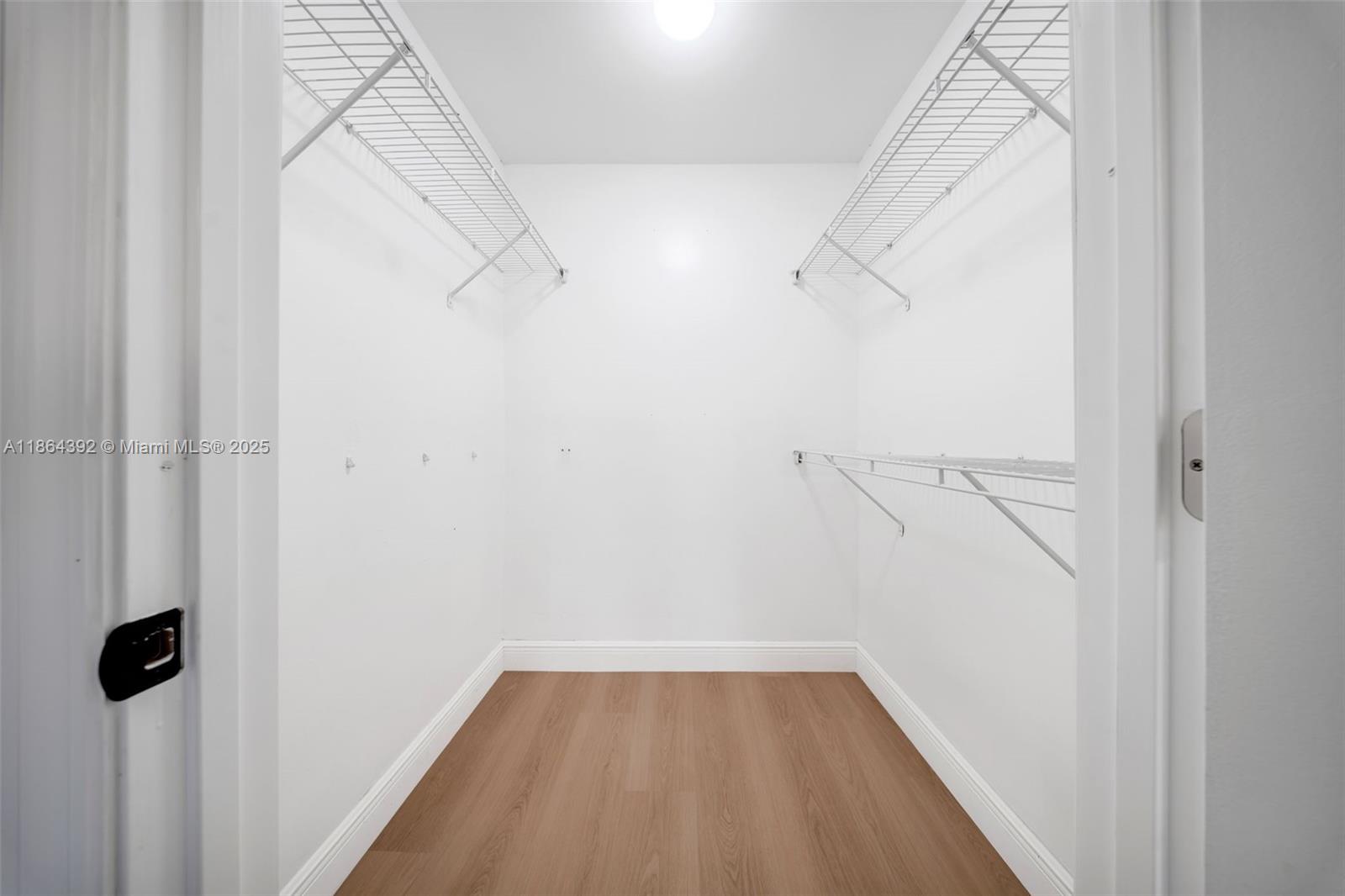 THE COURTS AT KENDALL - Residential