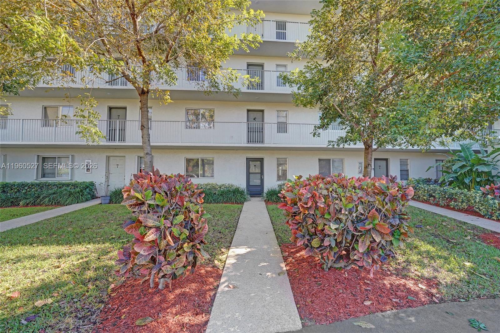 CYPRESS BEND CONDOMINIUM - Residential