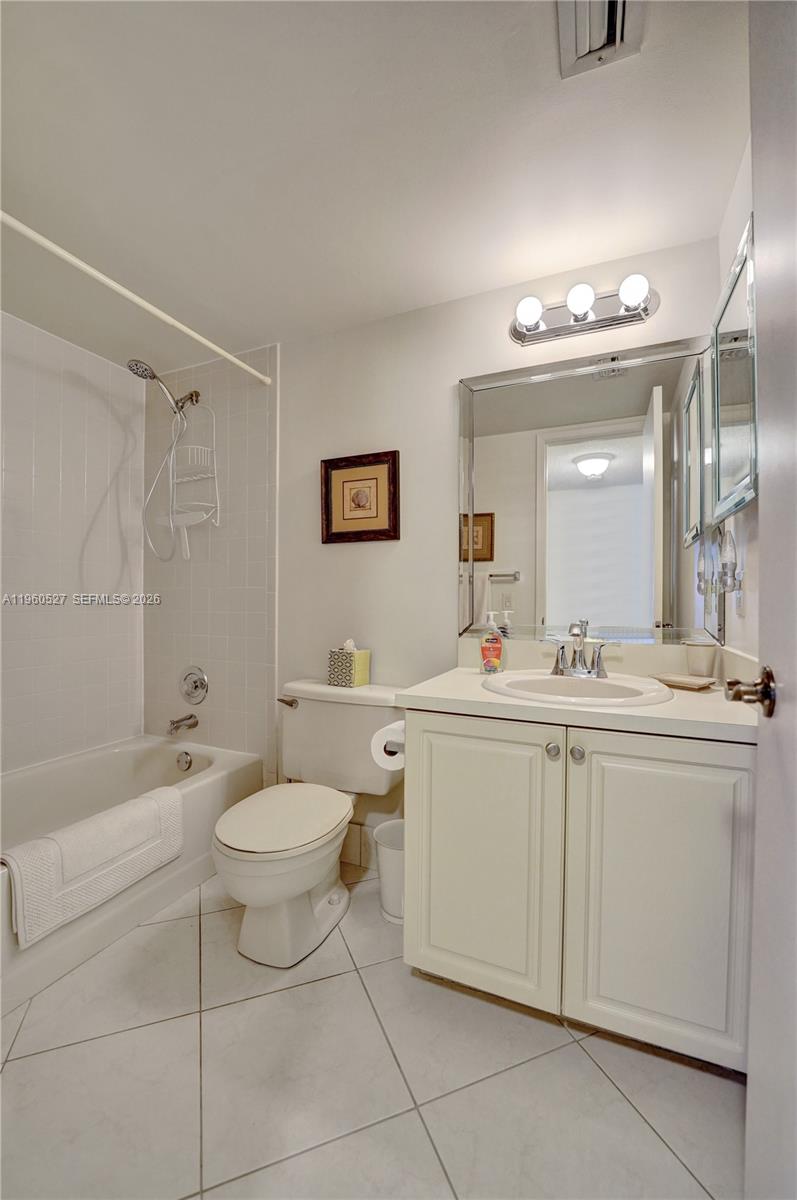 CYPRESS BEND CONDOMINIUM - Residential