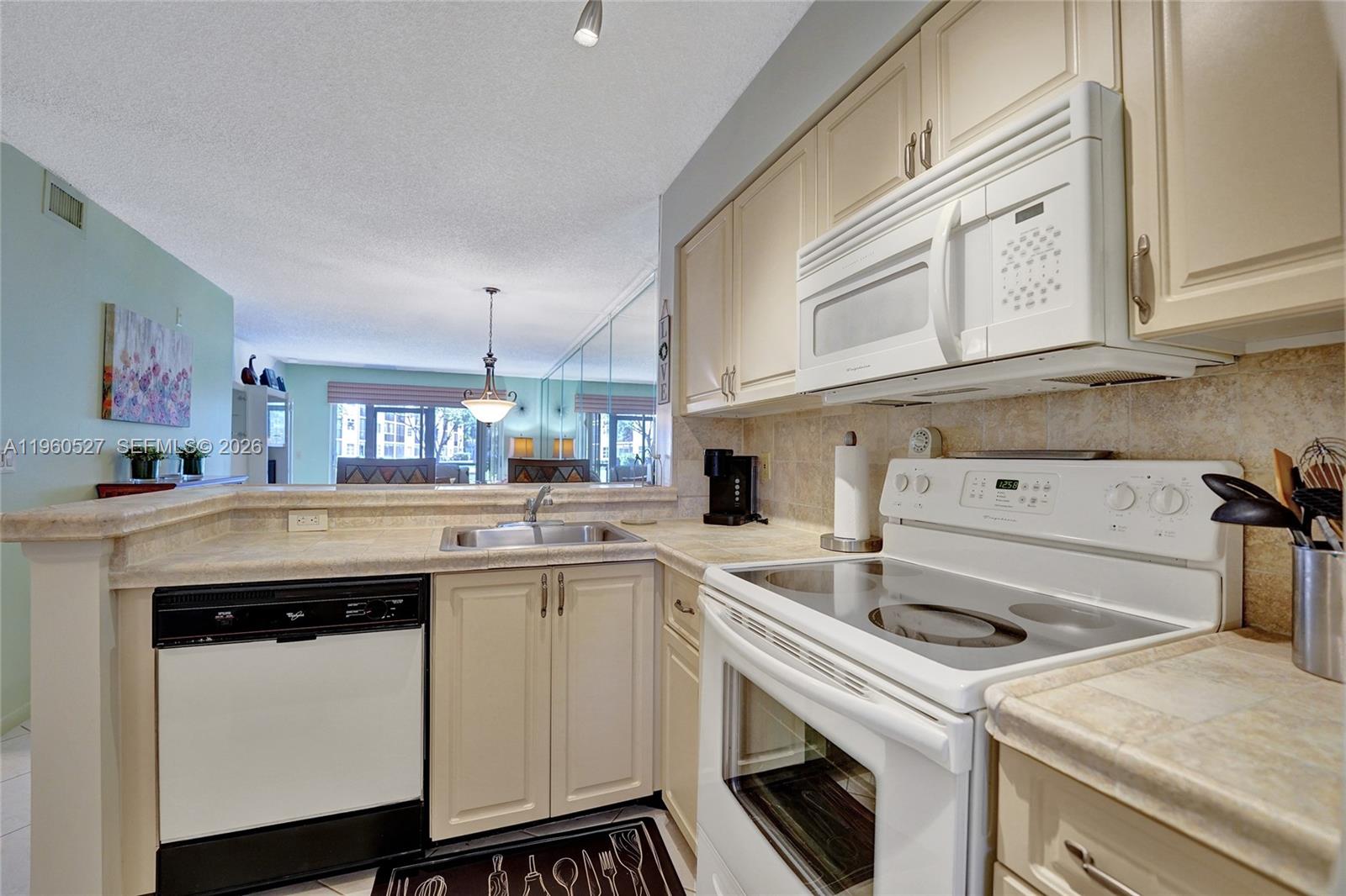 CYPRESS BEND CONDOMINIUM - Residential