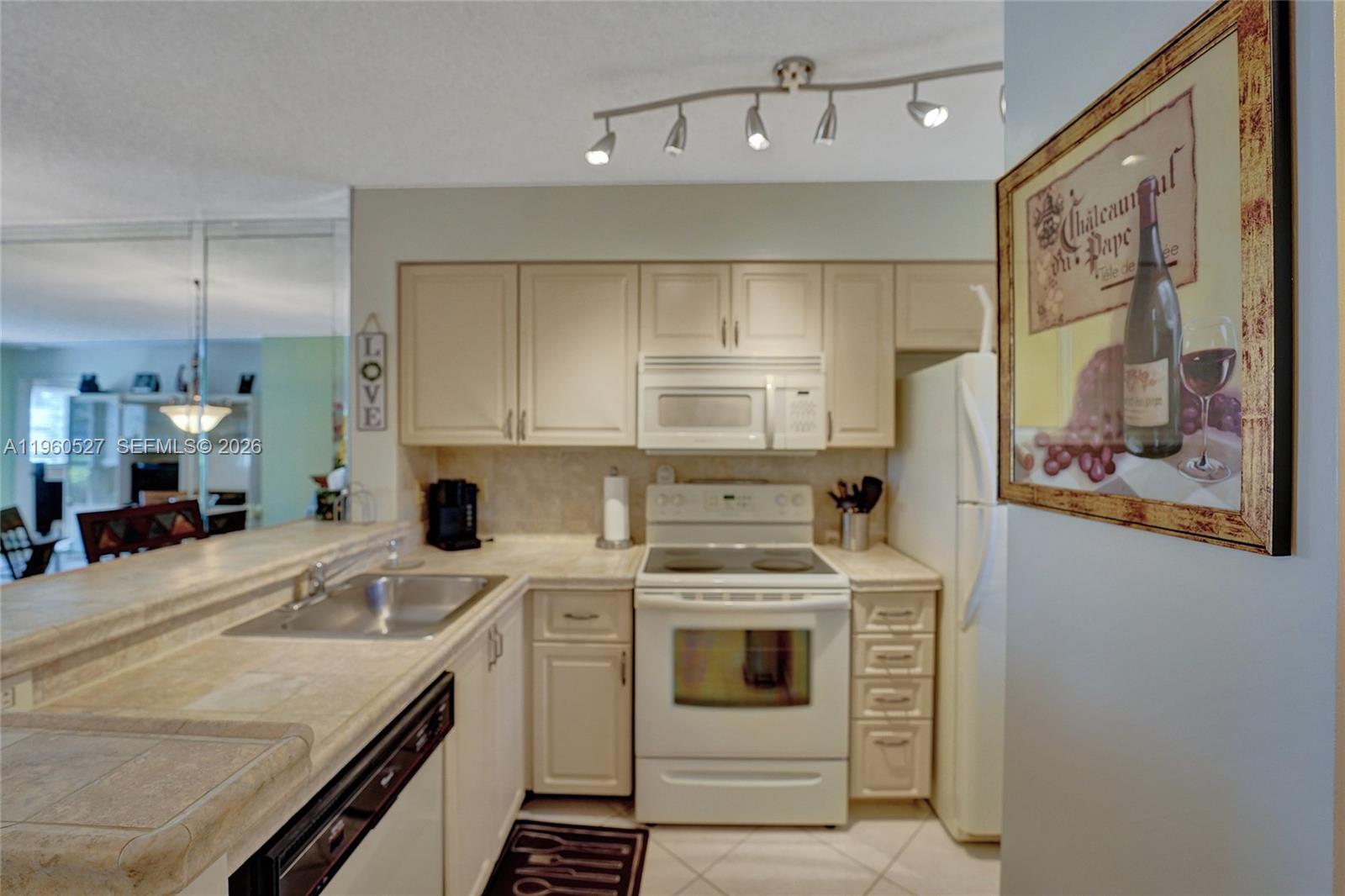 CYPRESS BEND CONDOMINIUM - Residential