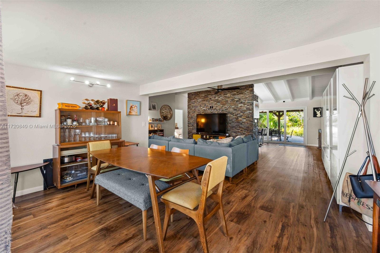 LAUDERDALE ISLES NO 2 - Residential