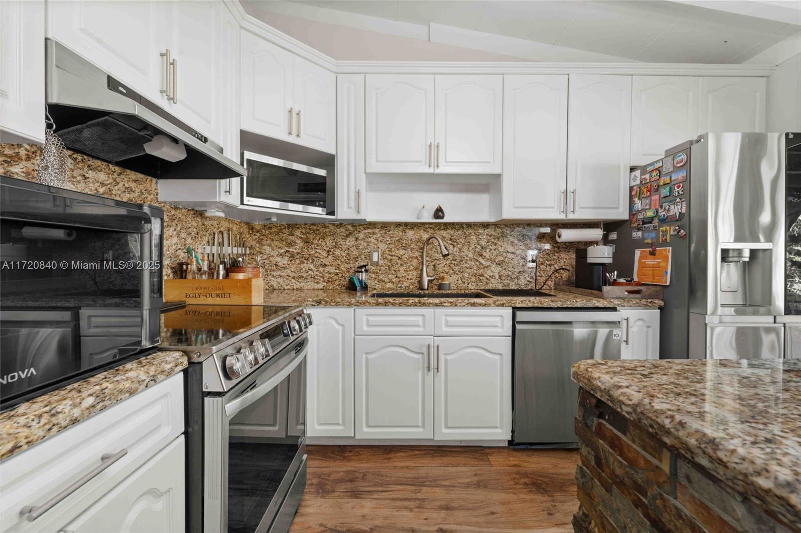 LAUDERDALE ISLES NO 2 - Residential