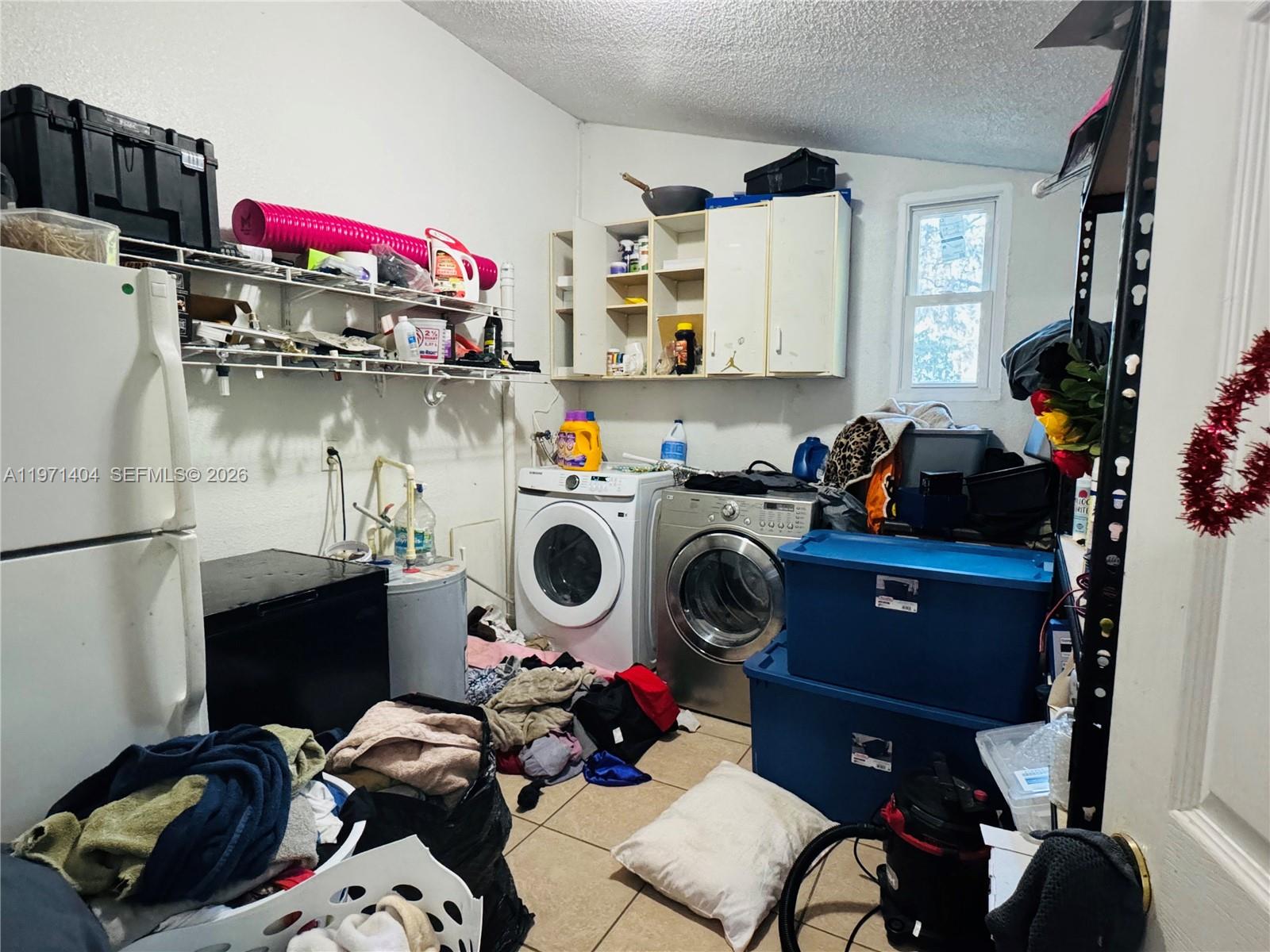 PINECREST - Residential