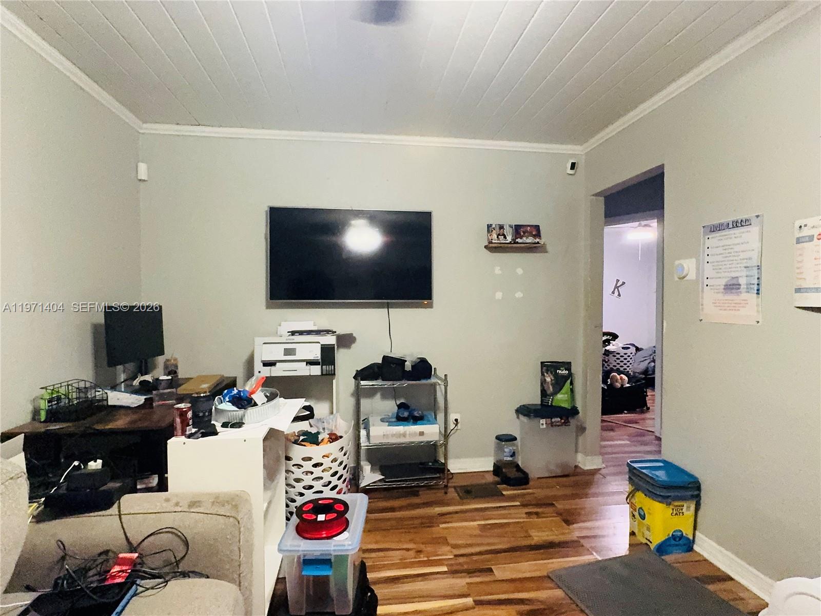 PINECREST - Residential