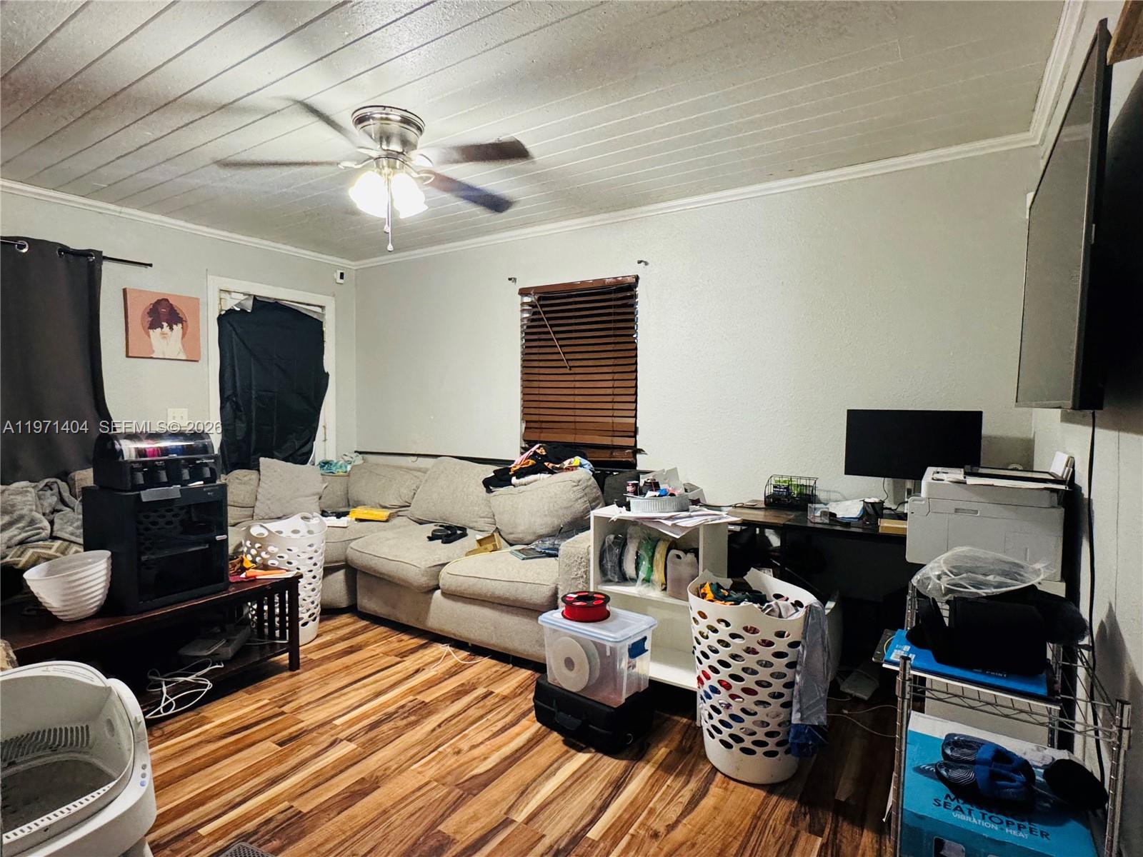 PINECREST - Residential