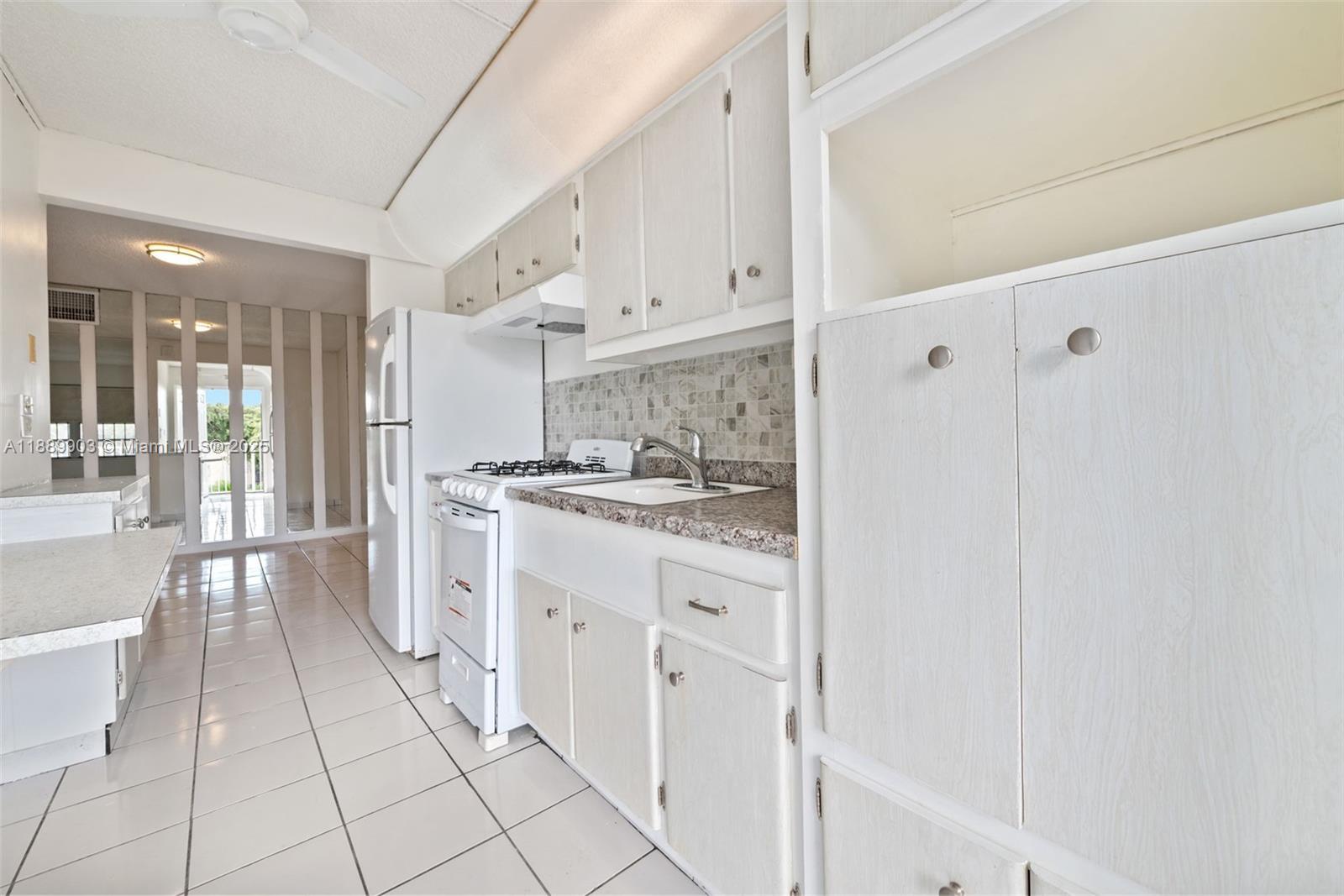 RO-MONT SOUTH CONDO K - Residential Lease