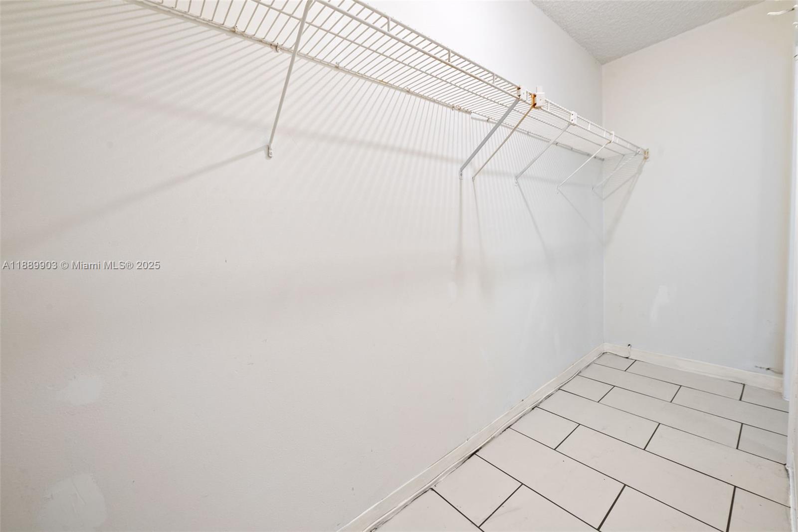 RO-MONT SOUTH CONDO K - Residential Lease