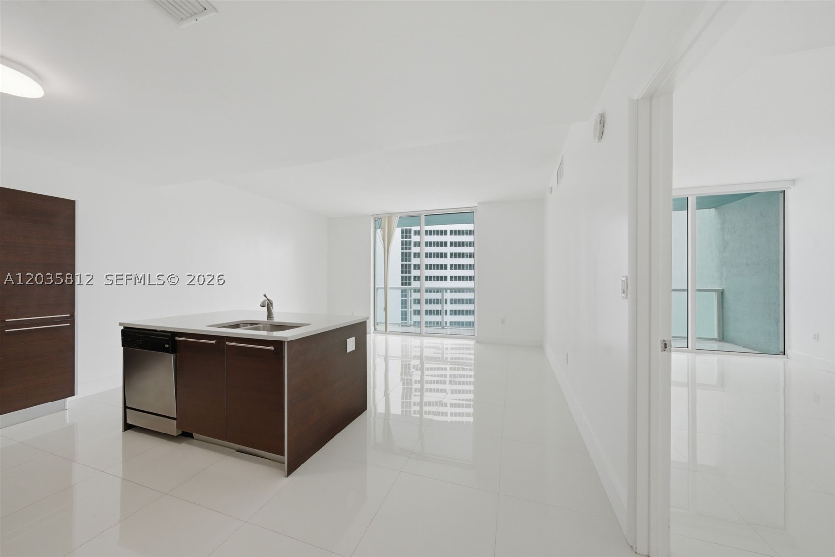 1900 N Bayshore Dr 2207