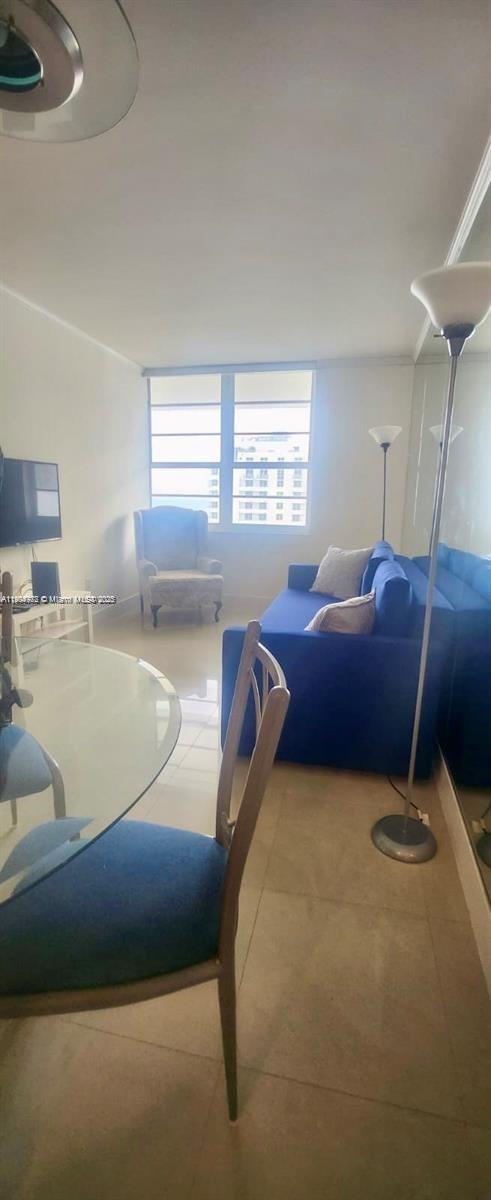 THE DECOPLAGE CONDO - Residential Lease