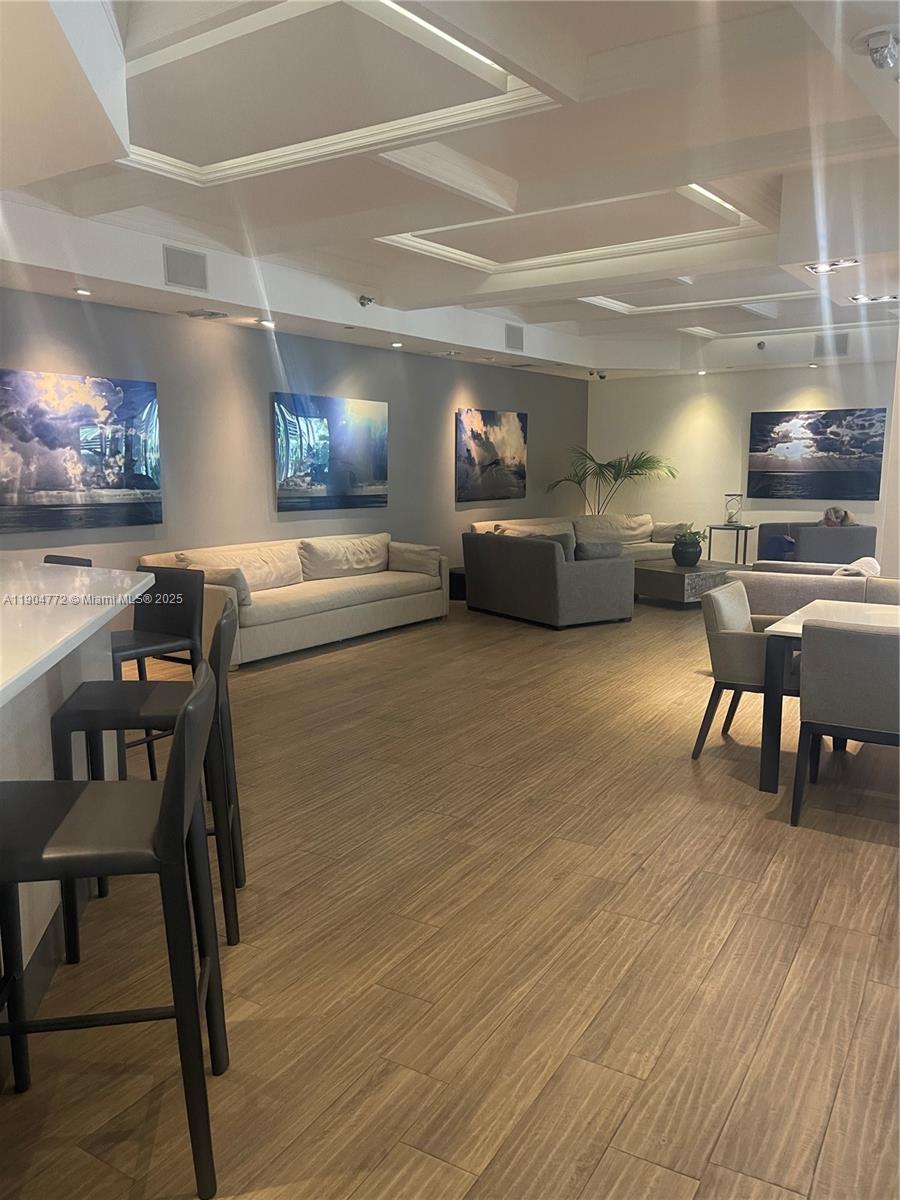 THE DECOPLAGE CONDO - Residential Lease