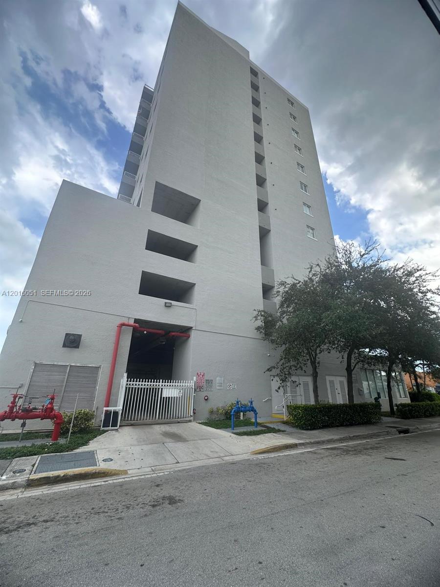 2217 NW 7th St 2