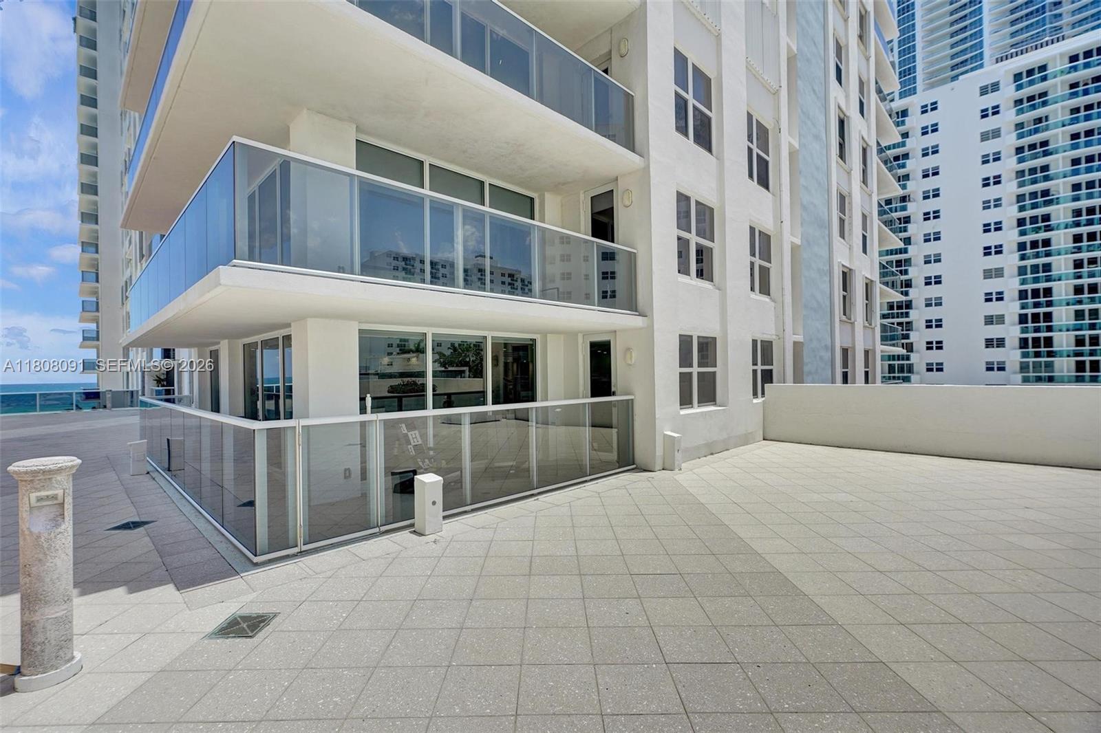 AQUARIUS CONDO - Residential