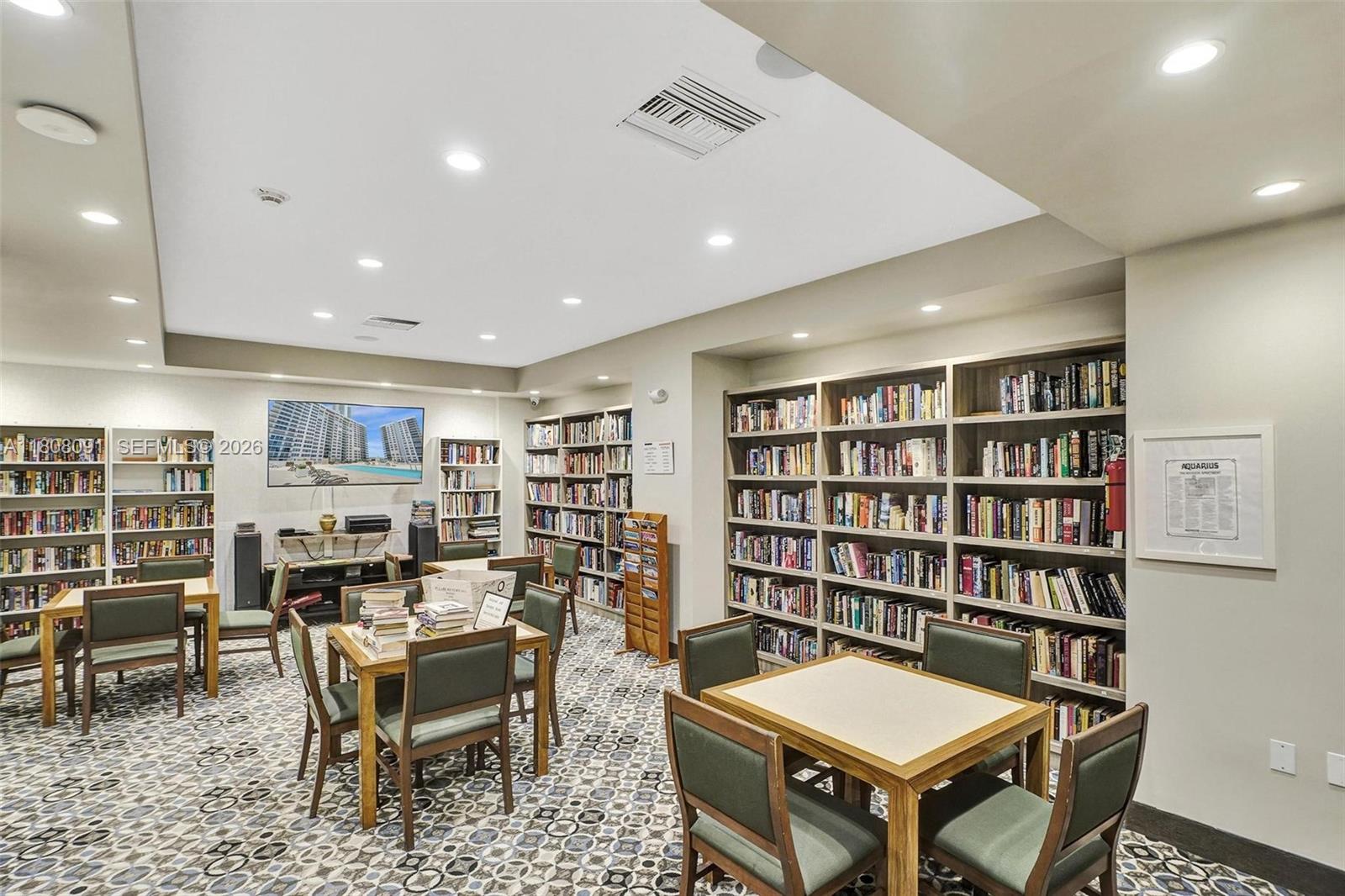 AQUARIUS CONDO - Residential