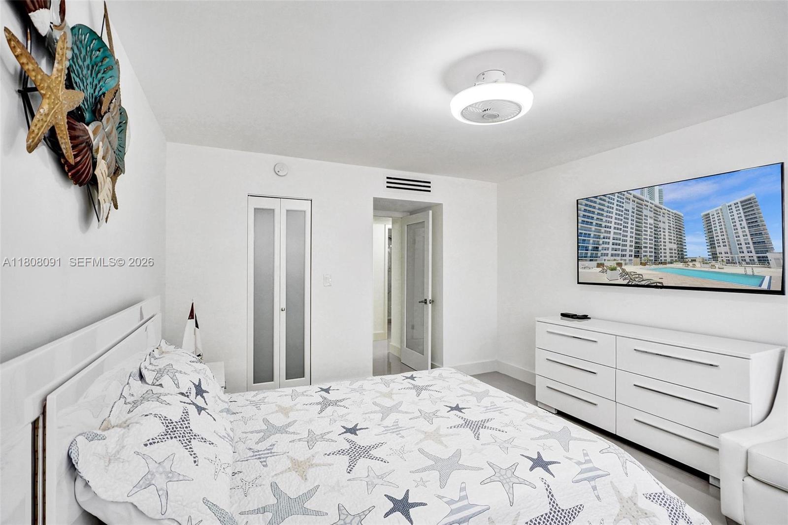 AQUARIUS CONDO - Residential