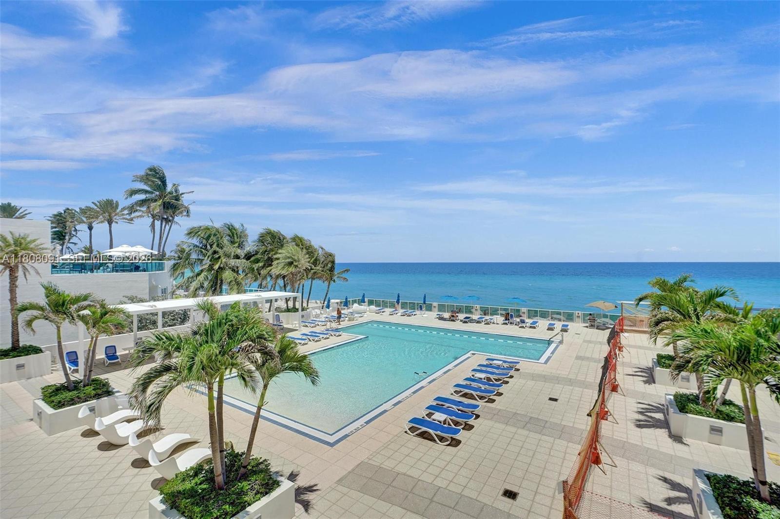 AQUARIUS CONDO - Residential