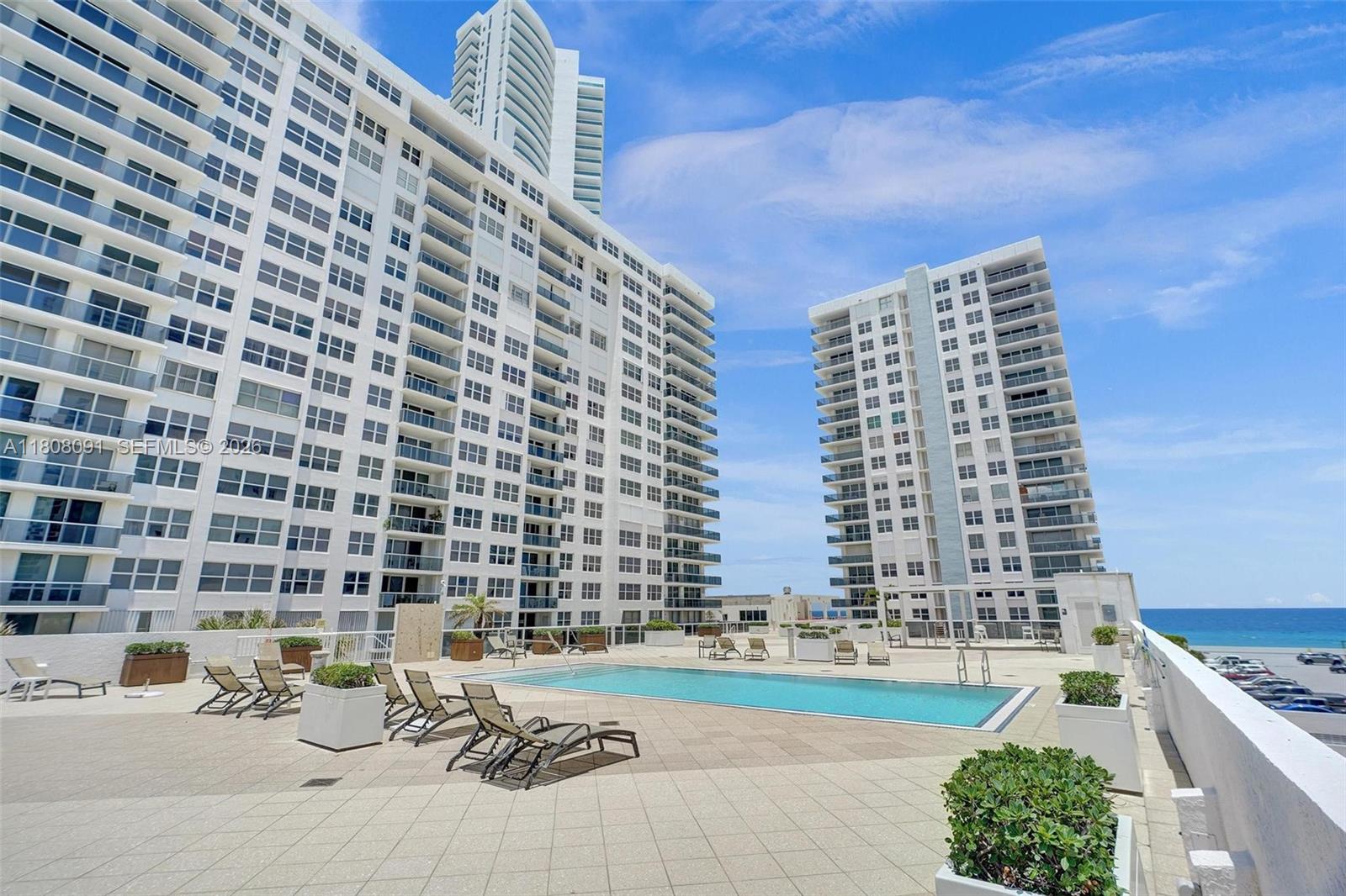 AQUARIUS CONDO - Residential