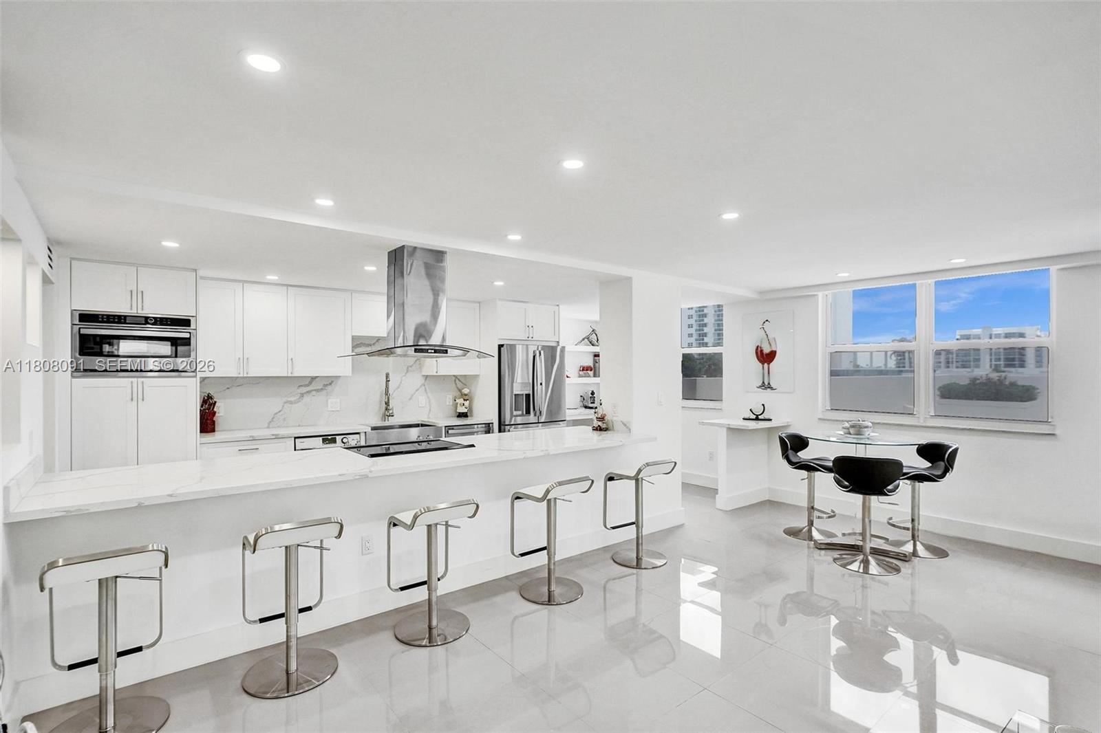 AQUARIUS CONDO - Residential