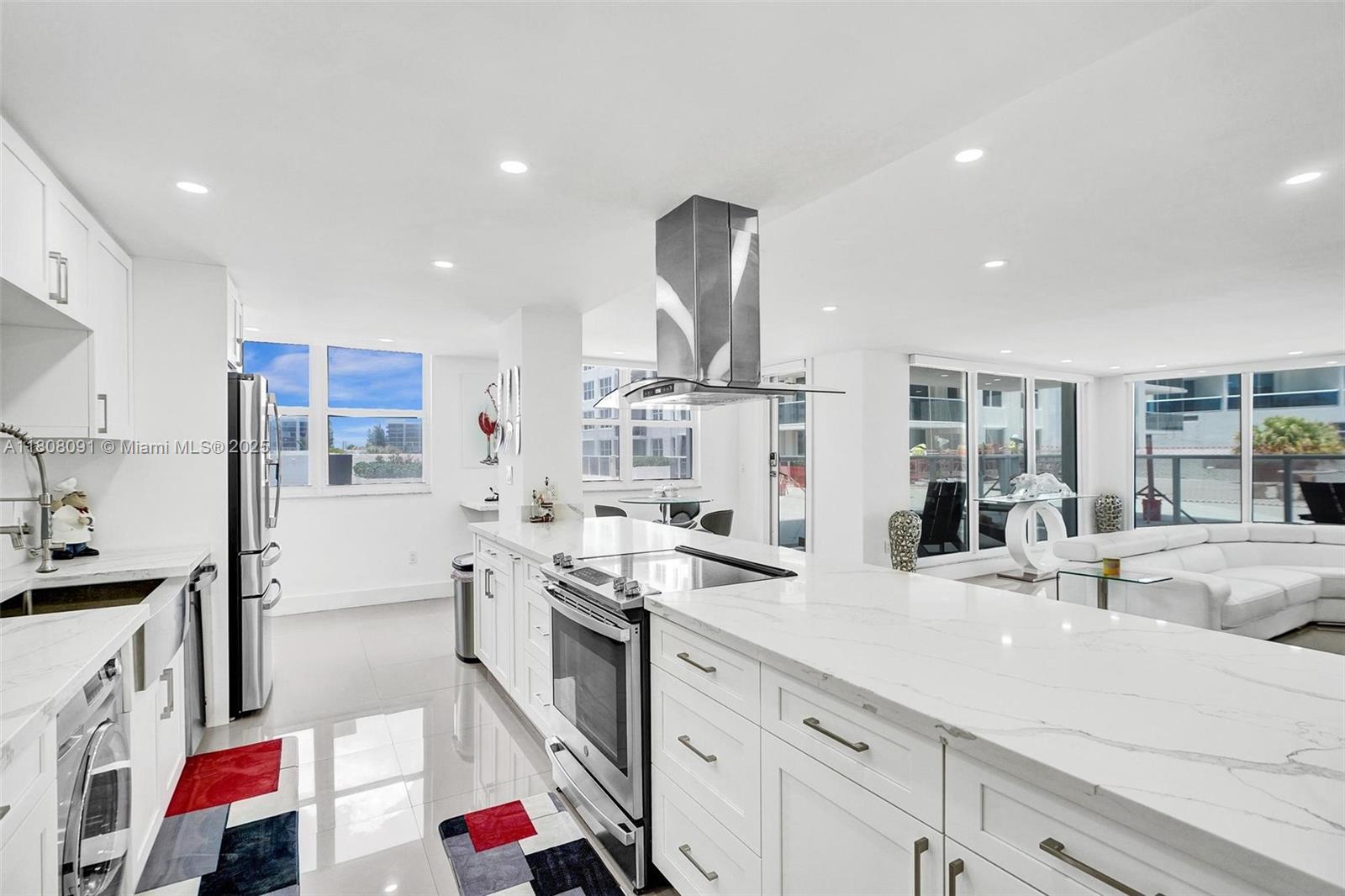 AQUARIUS CONDO - Residential